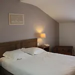 Casa de Férias Le Printemps, Maison 15 Pers Avec Piscine *