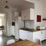 Casa de Férias Le Printemps, Maison 15 Pers Avec Piscine Cheviré-le-Rouge