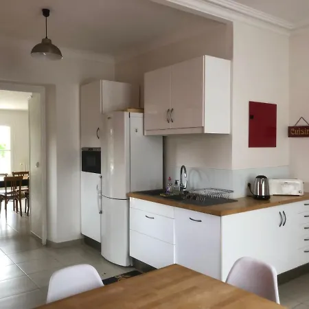 Dom wakacyjny Le Printemps, Maison 15 Pers Avec Piscine Cheviré-le-Rouge