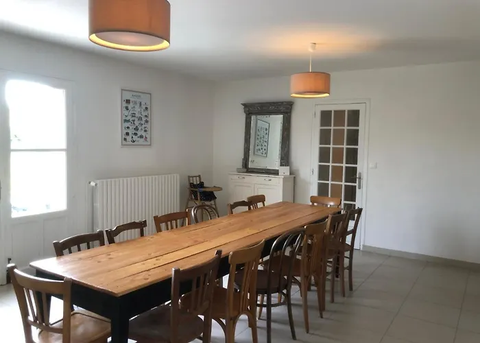 Casa de Férias Le Printemps, Maison 15 Pers Avec Piscine