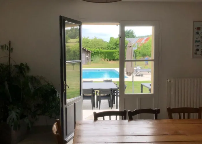 Le Printemps, Maison 15 Pers Avec Piscine
