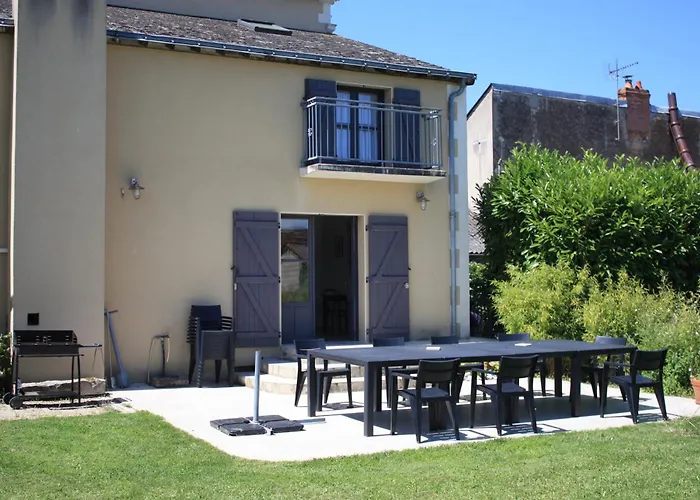 Le Printemps, Maison 15 Pers Avec Piscine Cheviré-le-Rouge